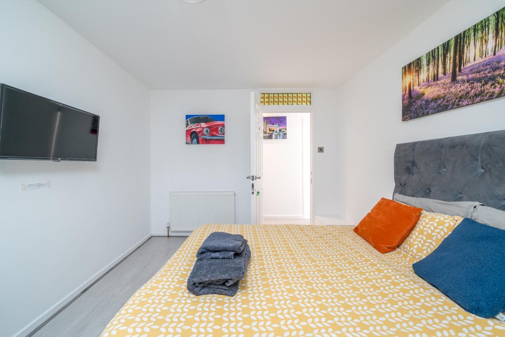 Private Room In London Enfield With Parking Exterior photo