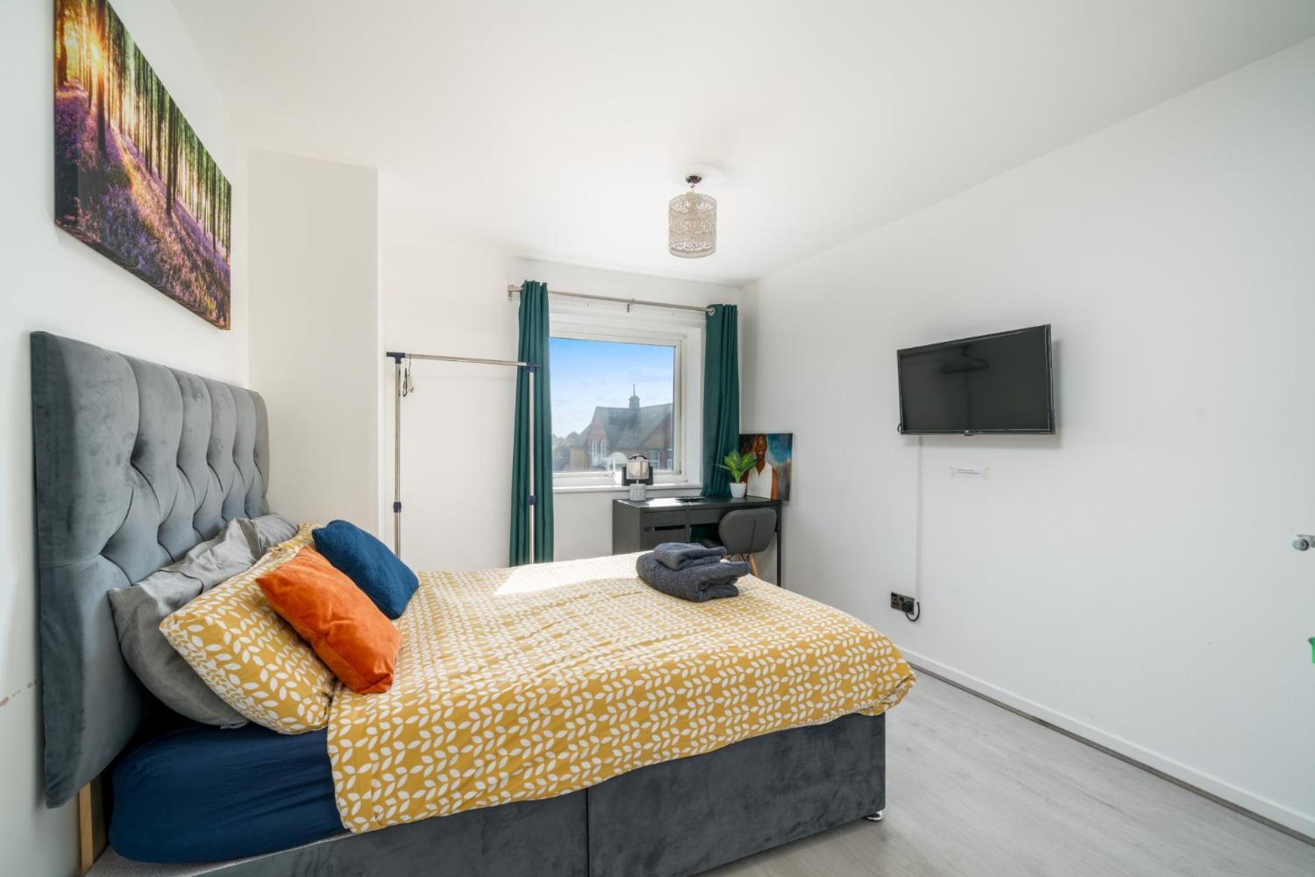 Private Room In London Enfield With Parking Exterior photo