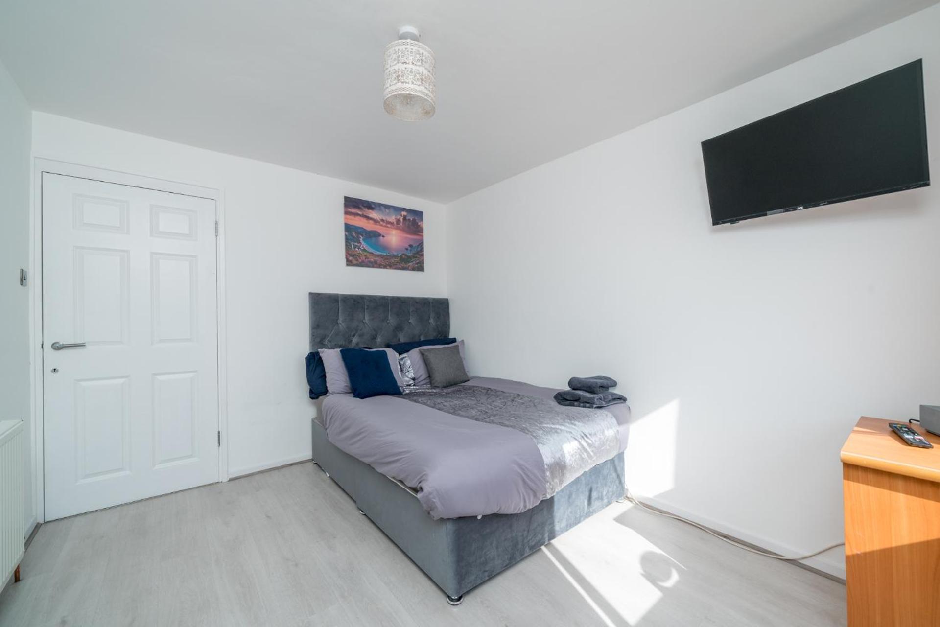 Private Room In London Enfield With Parking Exterior photo
